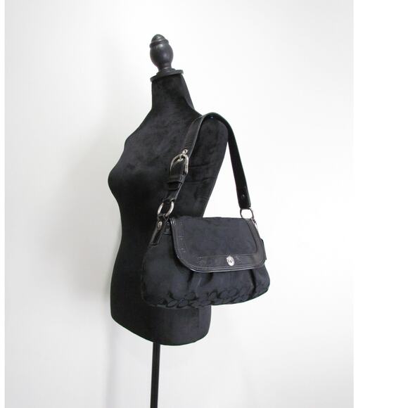 Authentic Coach Vintage Black Signature Flap Bag - Picture 9 of 10